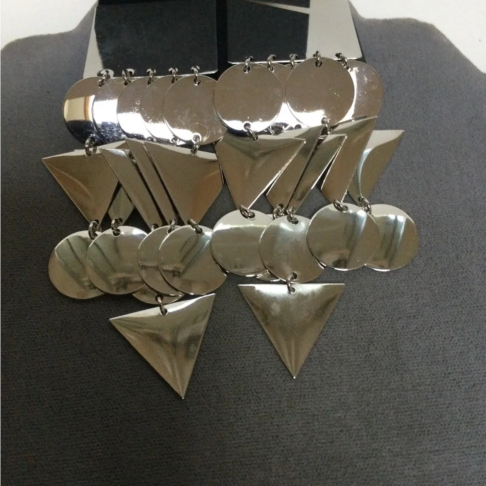 Modern Silver Disc and Triangle Earring. - Picture 1 of 2